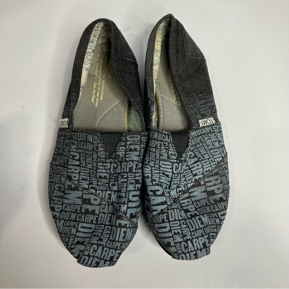Toms Carpenter Diem canvas slip on shoes size 6